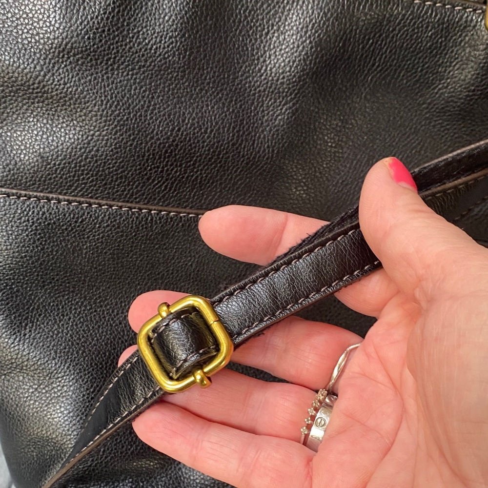 Fossil black pebbled  Leather crossbody with Gold Accents - Picture 9 of 11